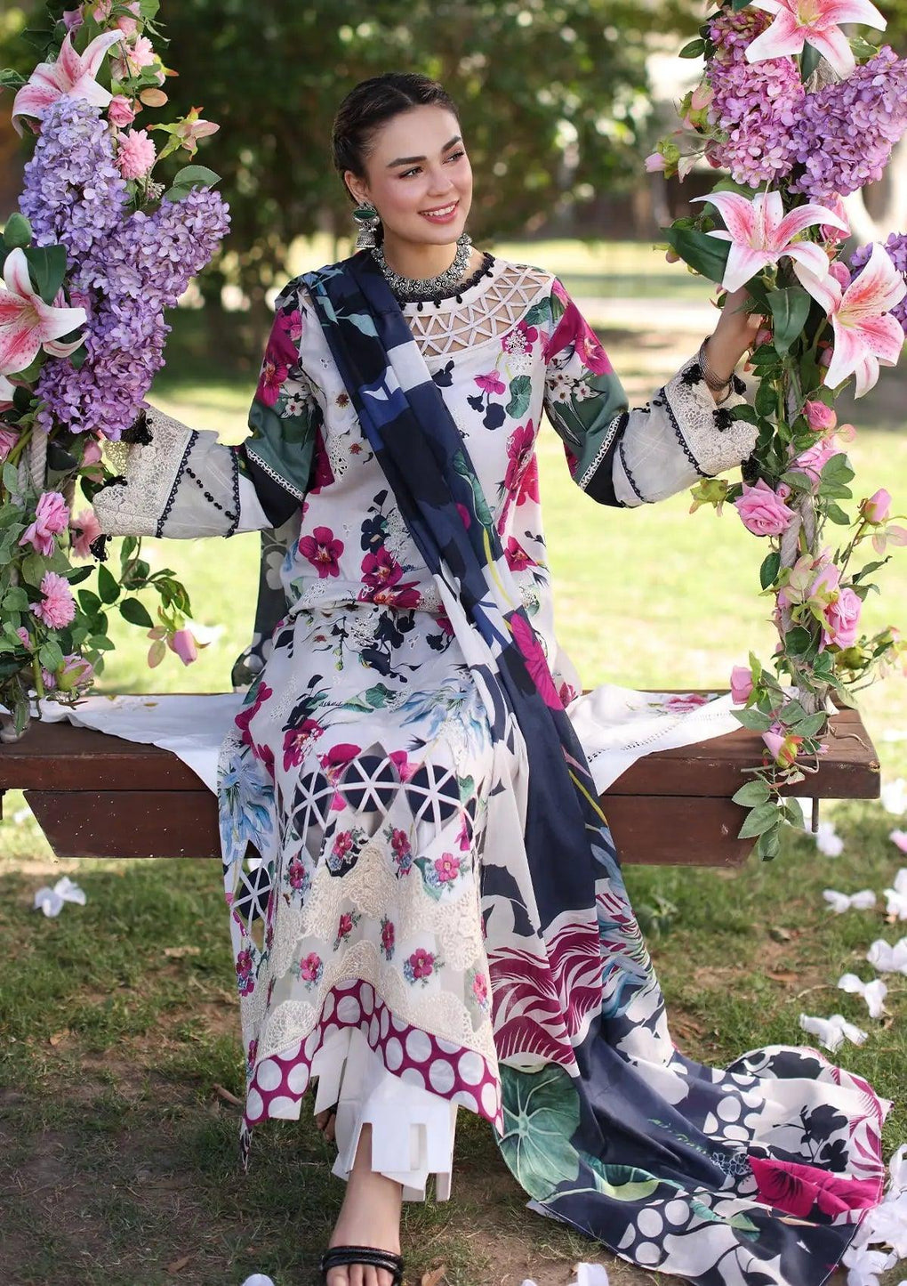 Another front image of beautifull LOVELIGHT from ELAF's