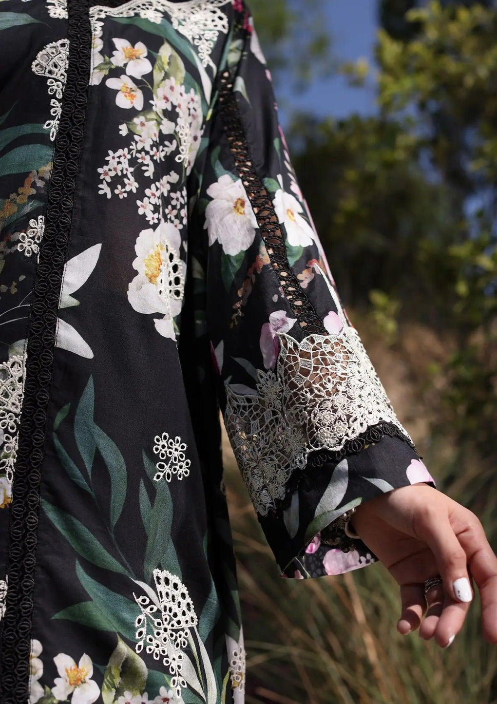 Close up image of NOIREE beautiful Digital Printed Lawn Sleeves.