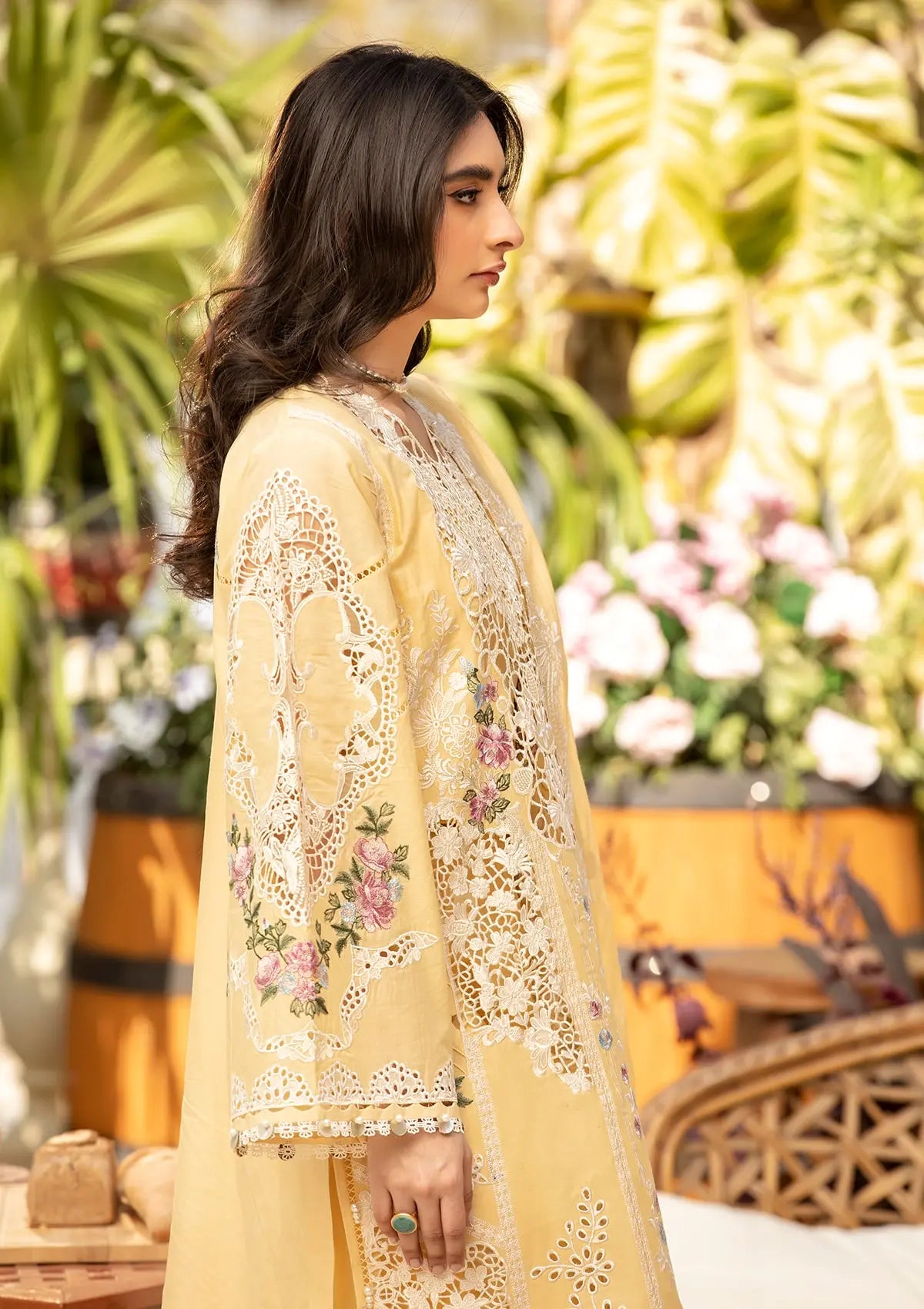Elegent dress ROSHNE from ELAF Luxury Lawn 2025.