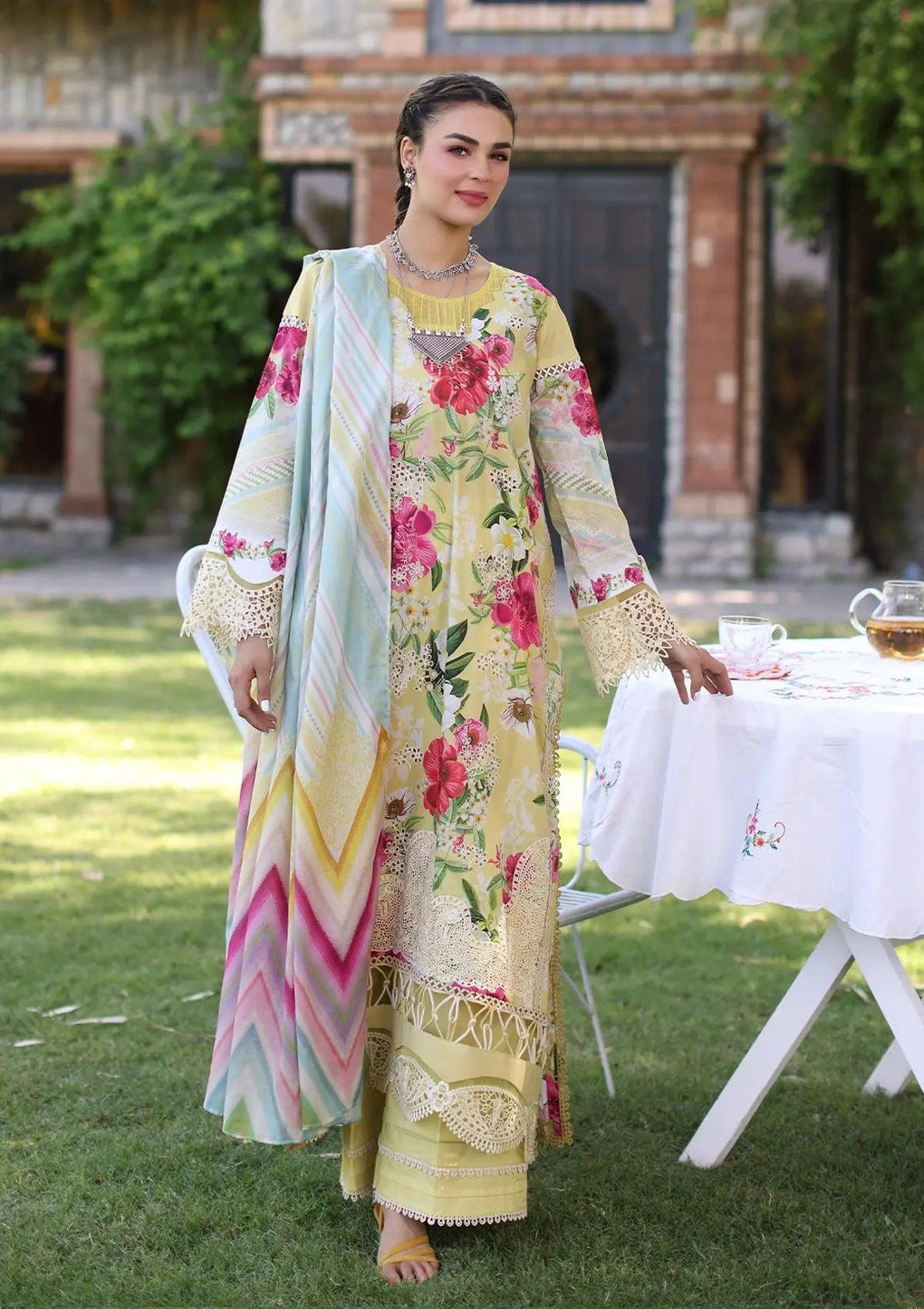 Another front image of beautifull SUNSHINE BOUQUET from ELAF's