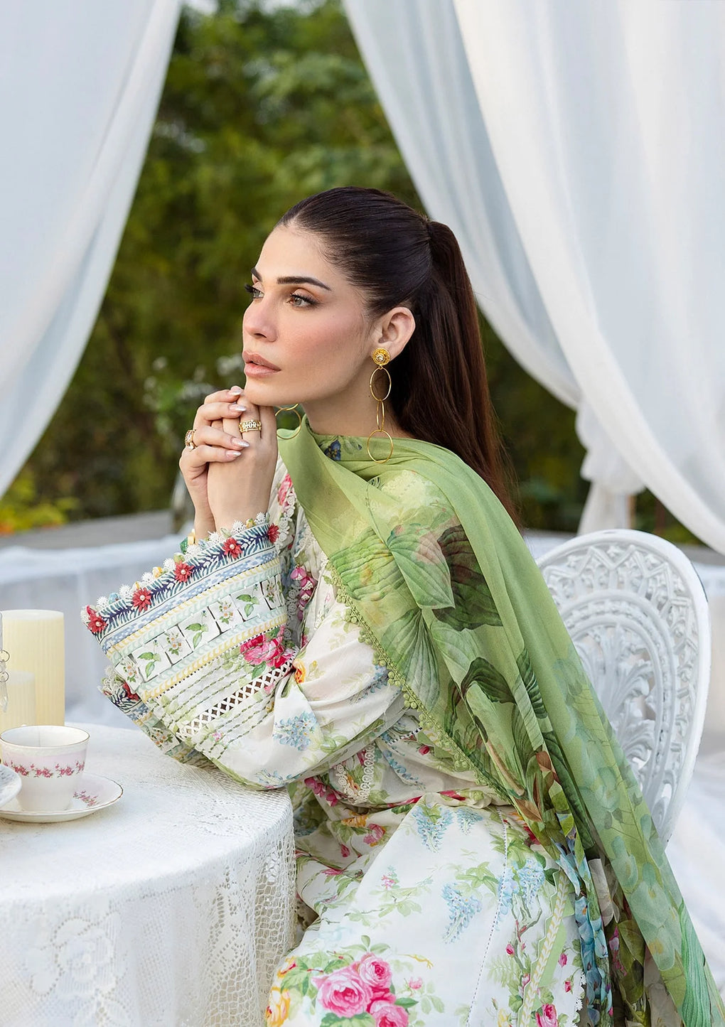 Close up image of BLOSSOMEA DIGITAL PRINTED LAWN SLEEVES.