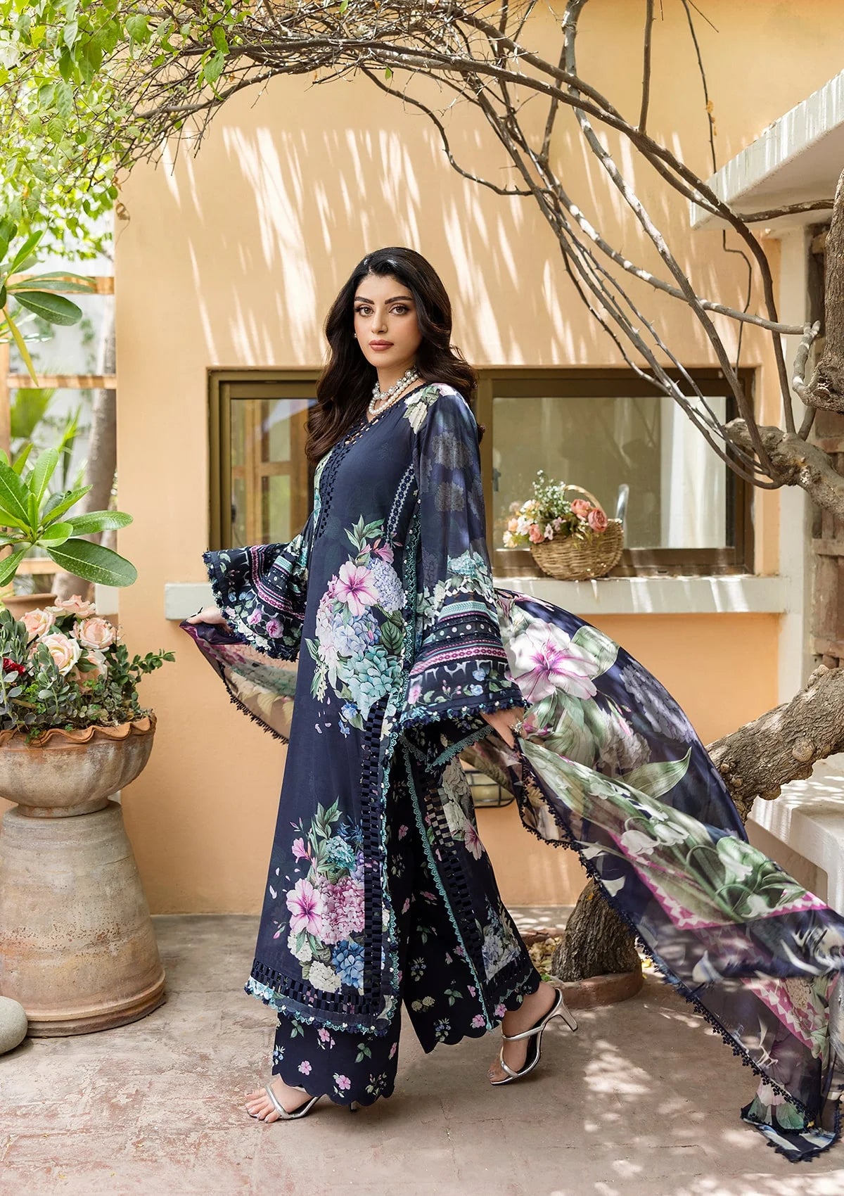 Beautiful DIGITAL PRINTED CHIFFON DUPATTA FLAUNTING FLORALS.