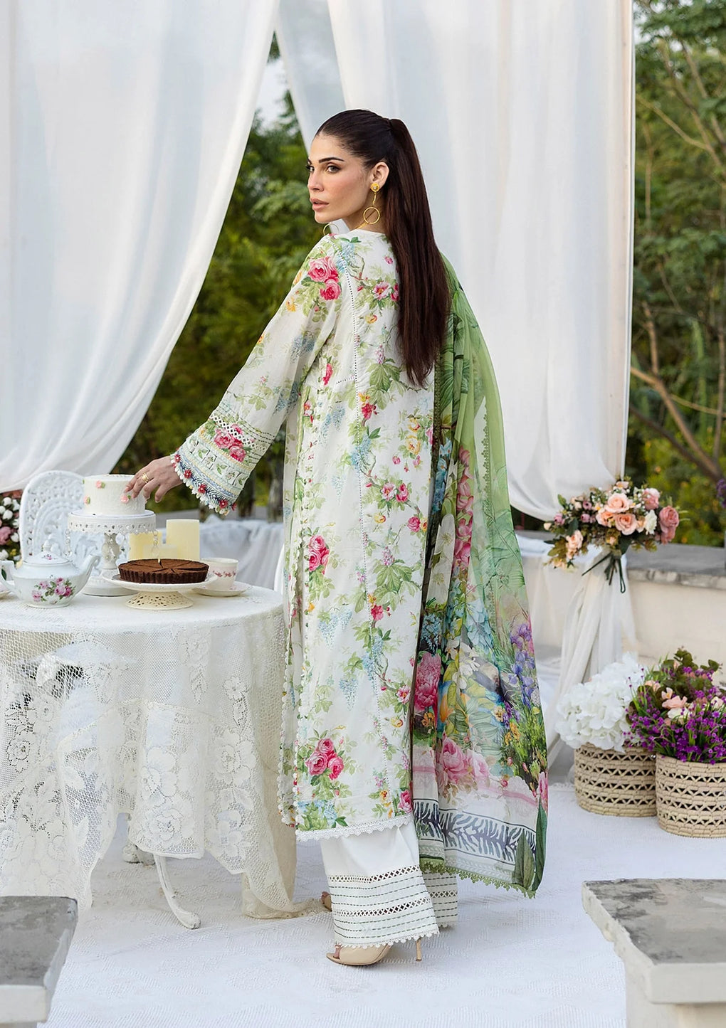 BLOSSOMEA MULTI FLORALS WITH PASTEL COLOR BASE.