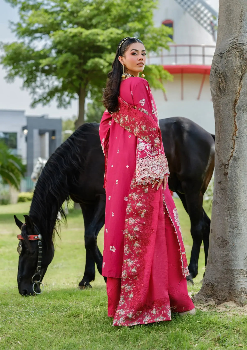 beautiful EMBROIDERED ORGANZA DUPATTA PALLU BORDER in maroon color.