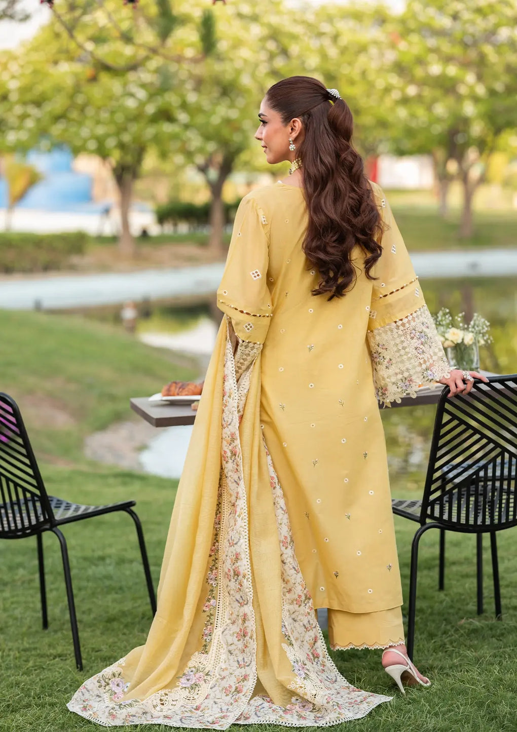 DANDELION BEAUTIFUL EMBROIDERED LAWN BACK.