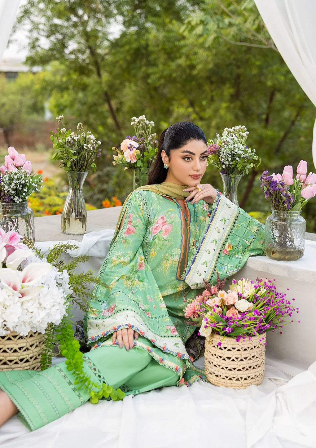 Beautiful DIGITAL PRINTED CHIFFON DUPATTA FLAUNTING MULTI FLORALS.