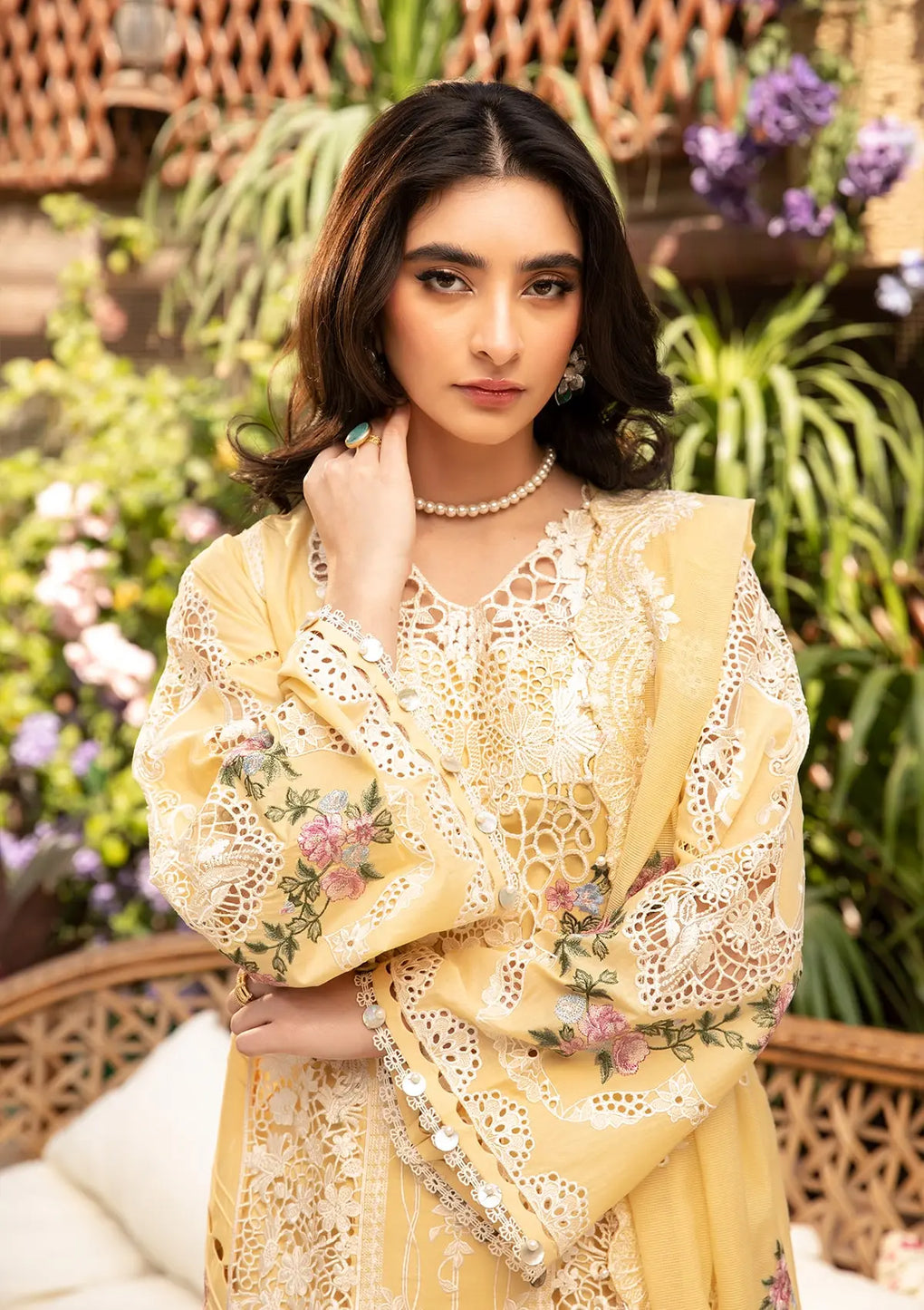 Another stunning front image of ROSHNE.
