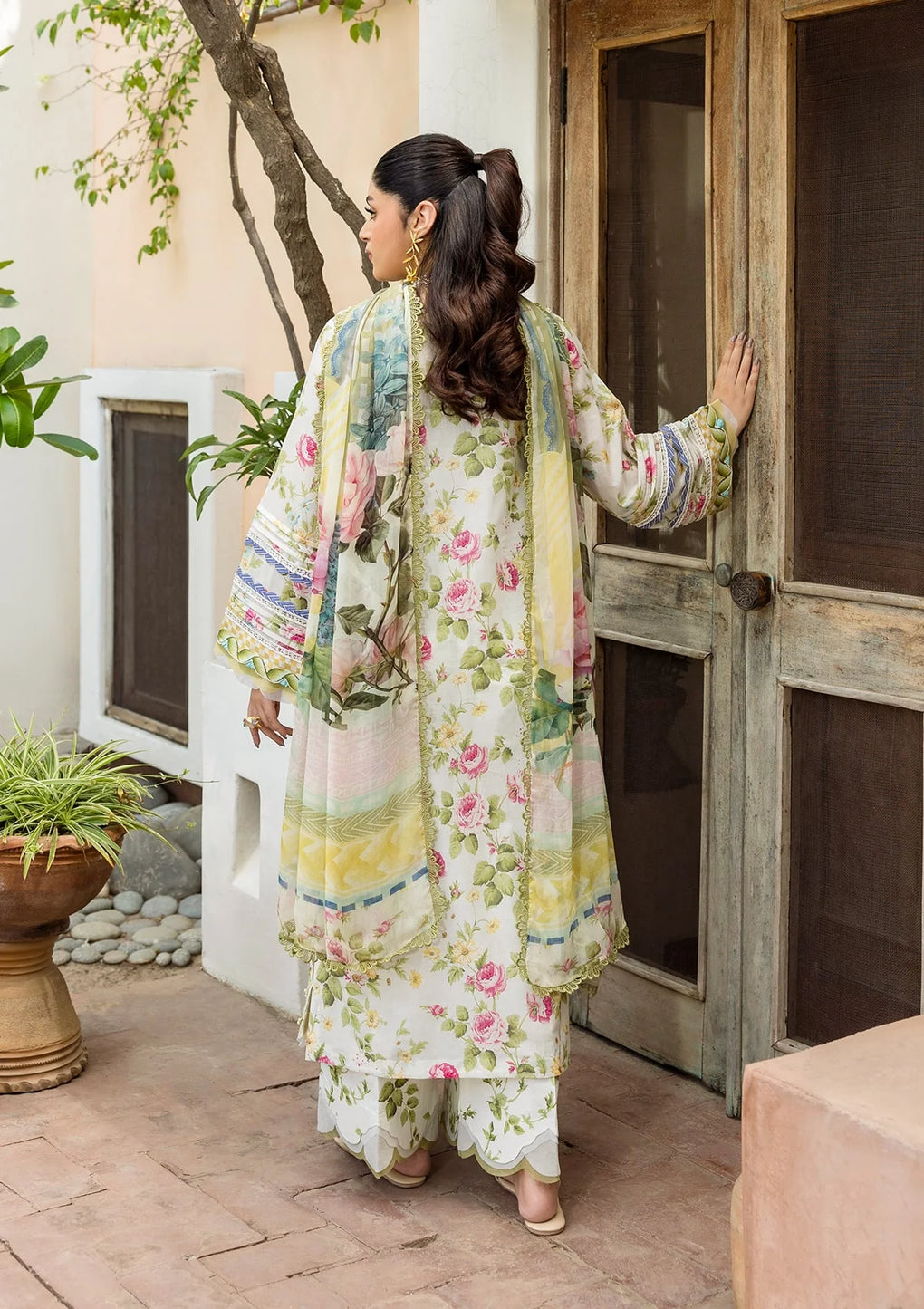 GLADIOLUS GRACE wearing this beautiful dress FROM ELAF PRINTS WITH CHIFFON DUPATTA COLLECTION 2025.