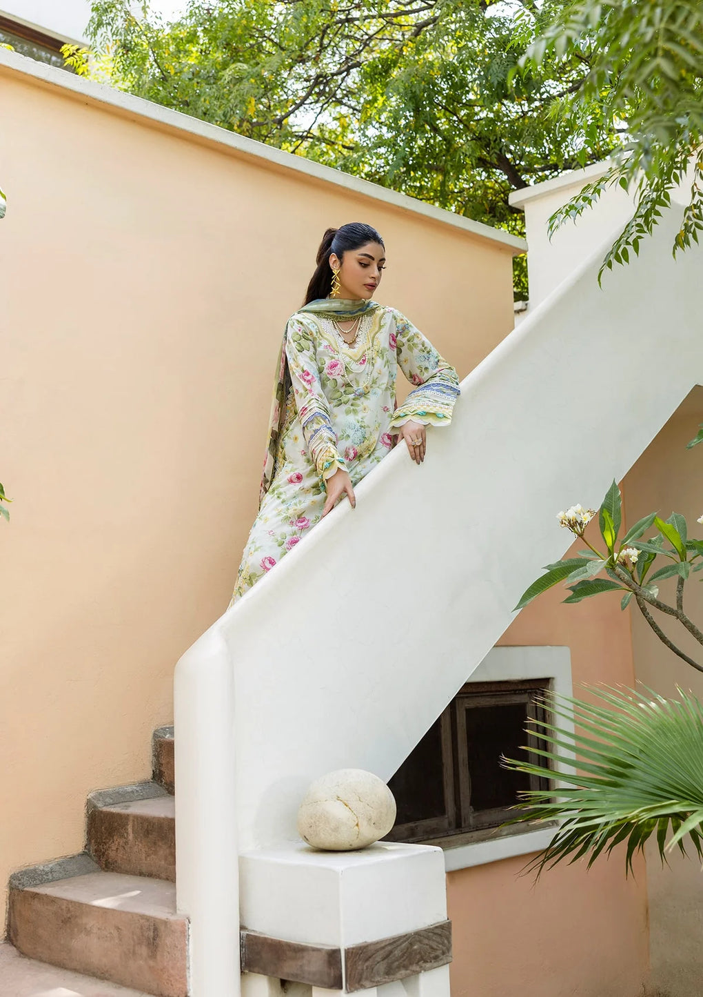 GLADIOLUS GRACE DIGITAL PRINTED CHIFFON DUPATTA IN VIBRANT COLOR.