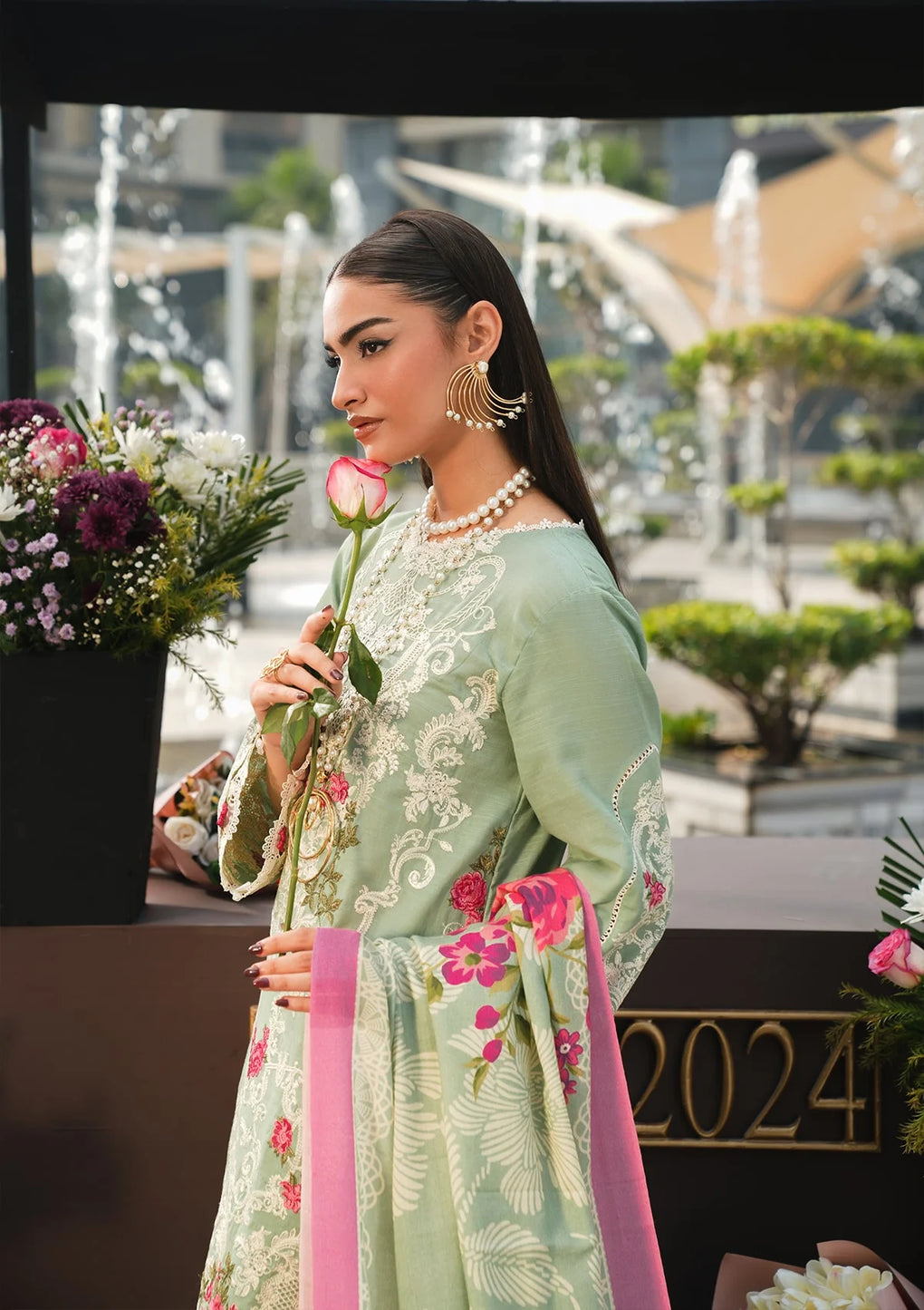EMBROIDERED KHADDAR FRONT of Alluring Passionate Dance