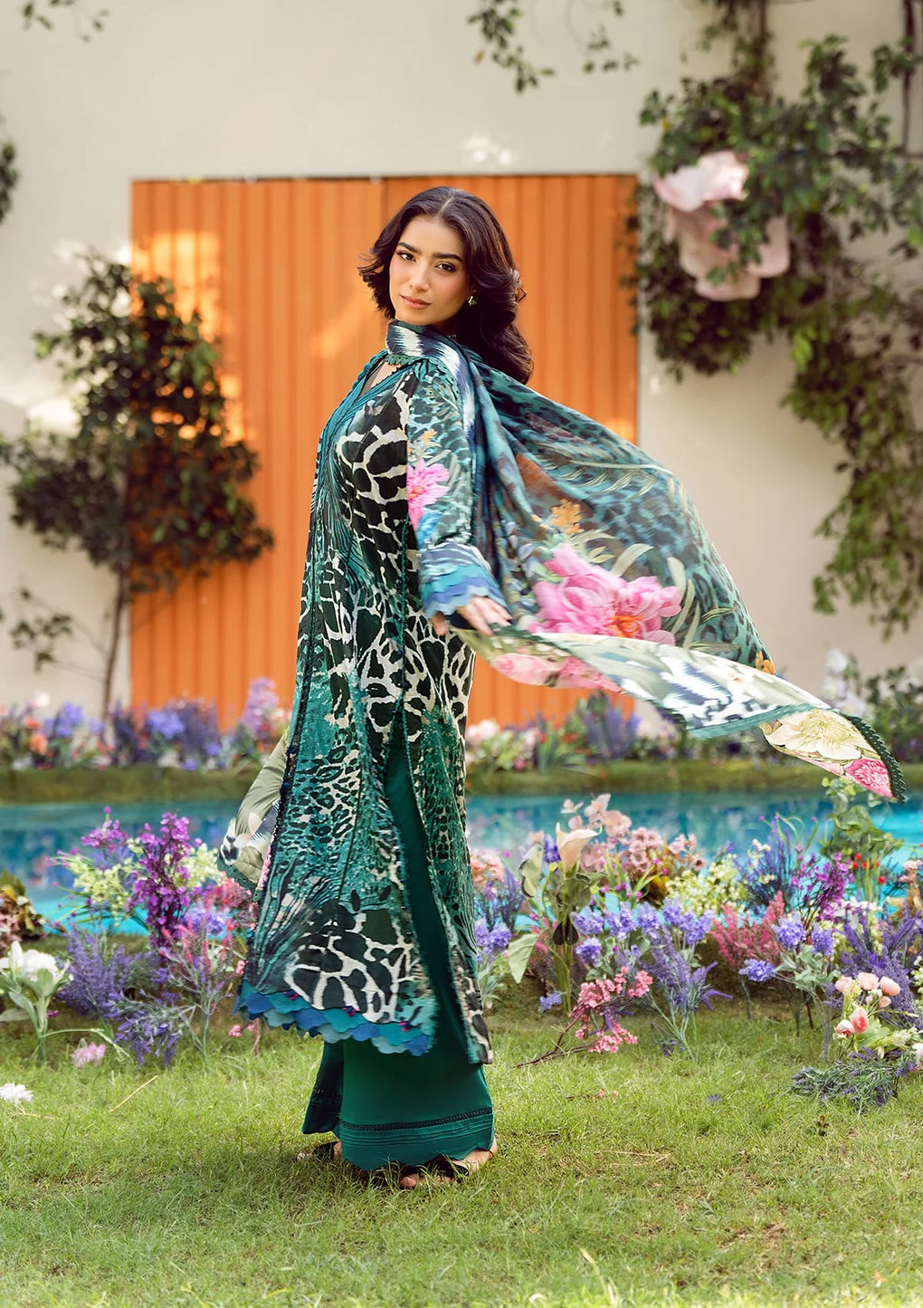 Elegant dressSABLE LUXE FROM ELAF PRINTS COLLECTION 2025.