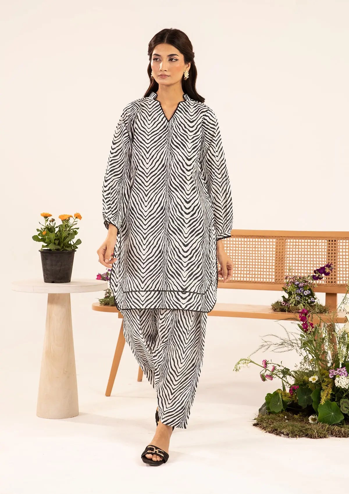 SIVE Printed Lawn shirt and Digital Printed Cambric trouser from ELAF's STITCHED COLLECTION 2025.