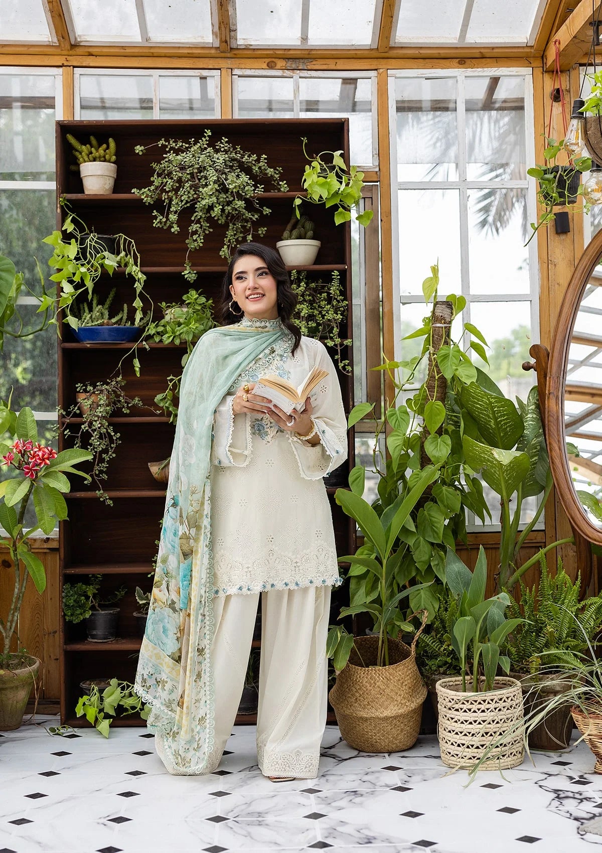 PEARLISTA DIGITAL PRINTED CHIFFON DUPATTA IN VIBRANT COLOR.