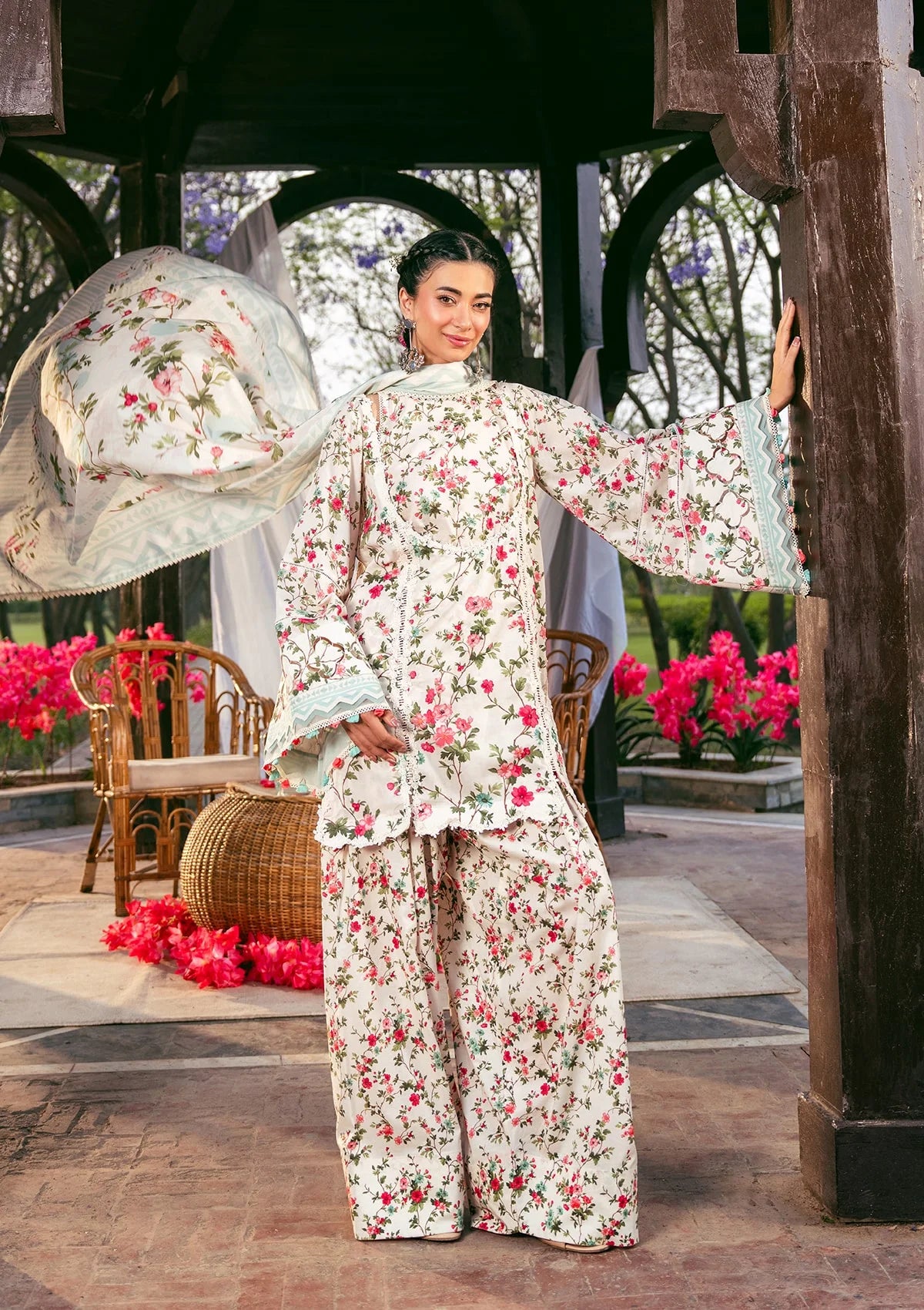 beautiful DIGITAL PRINTED VOILE DUPATTA flaunting ivory.