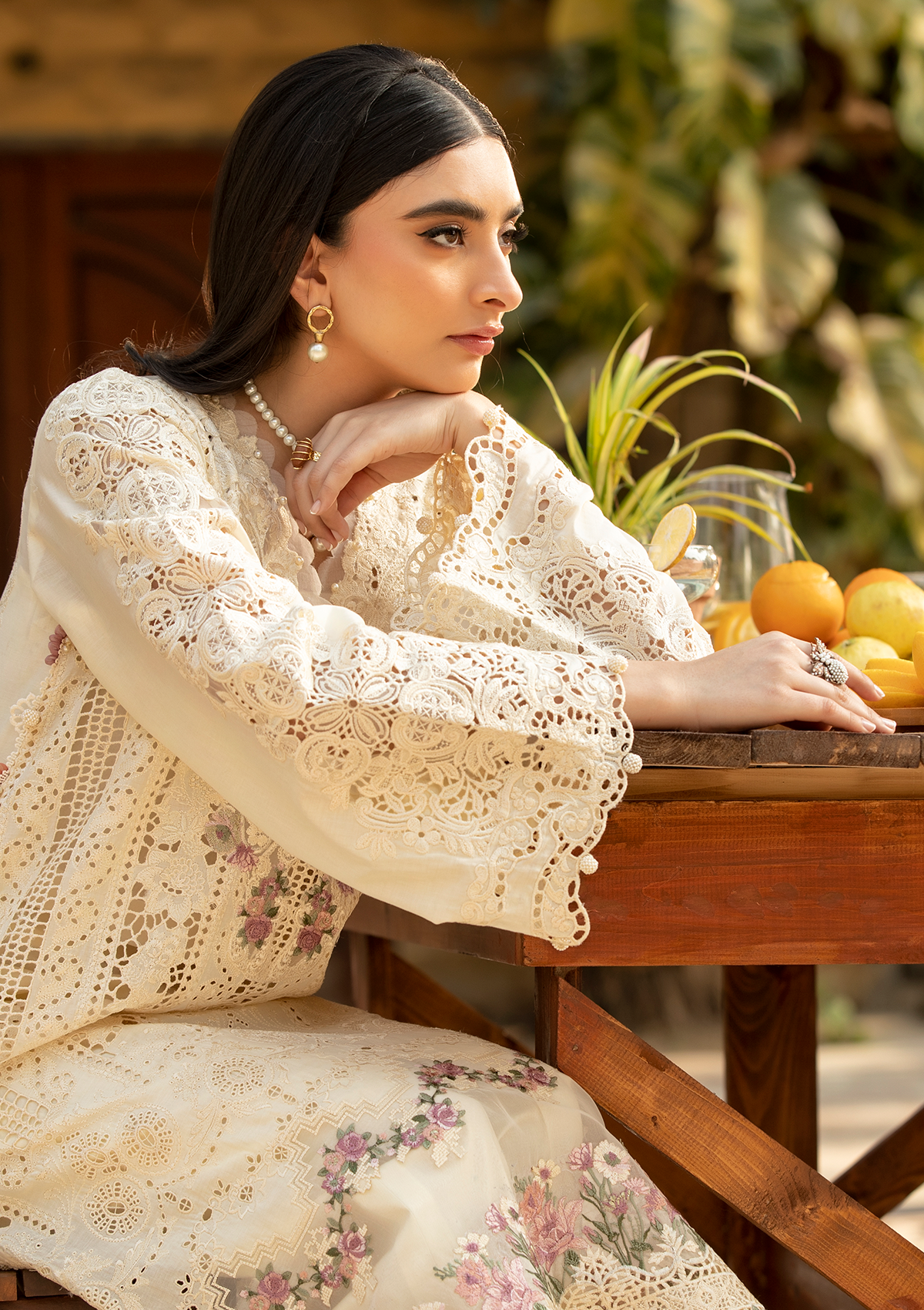 Radiant SCHIFFLI LAWN SLEEVES.