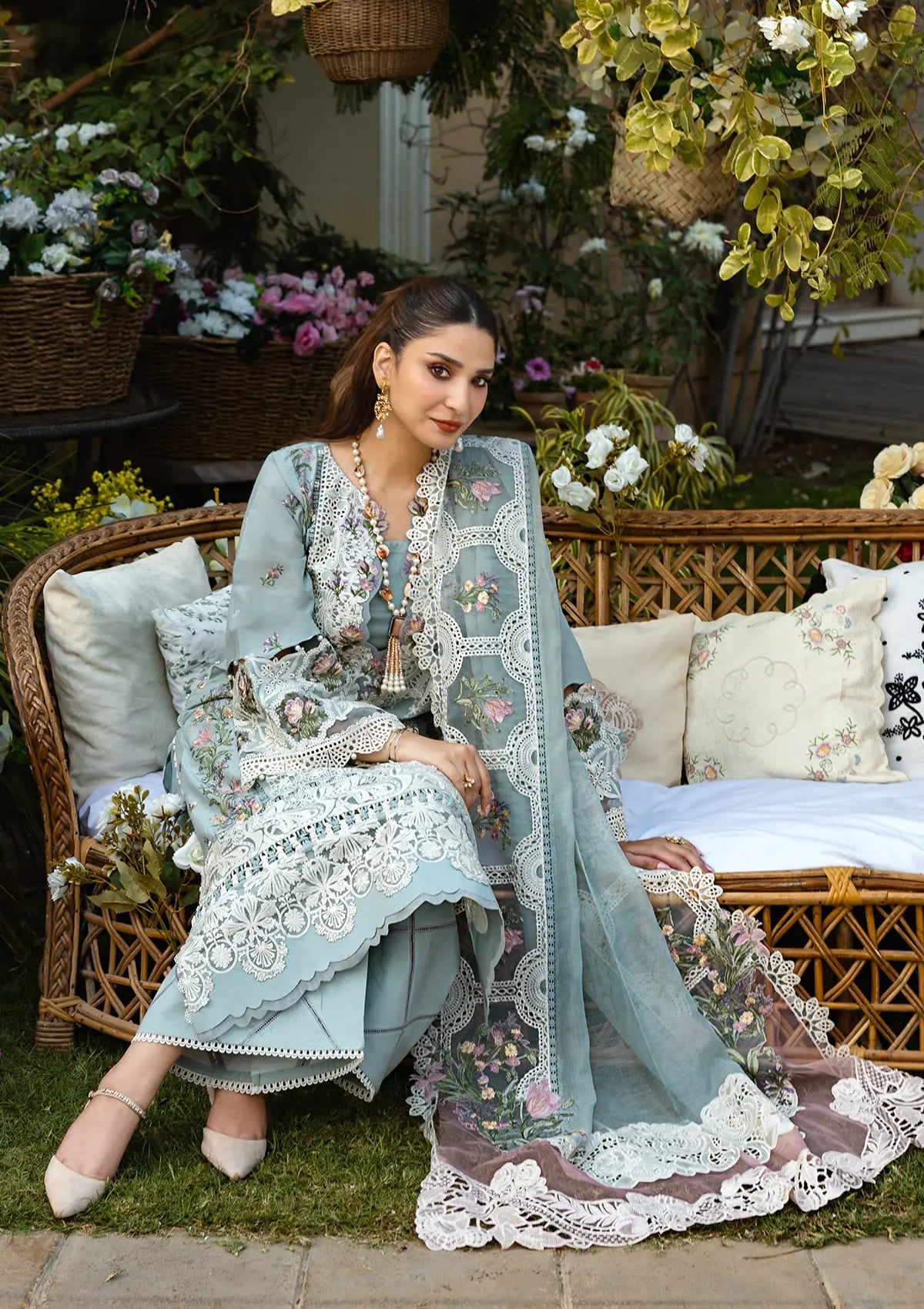 Elegent dress SAMAA from ELAF Luxury Lawn 2025.