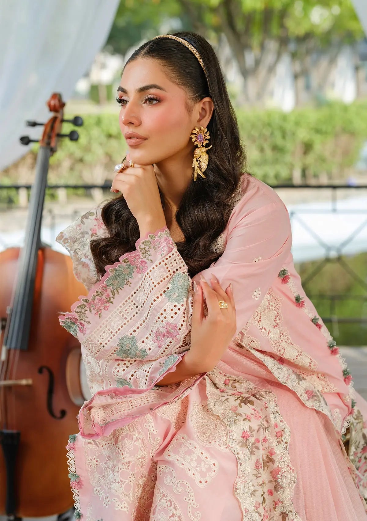 Elegant dress SOPHIA in soft pink color.