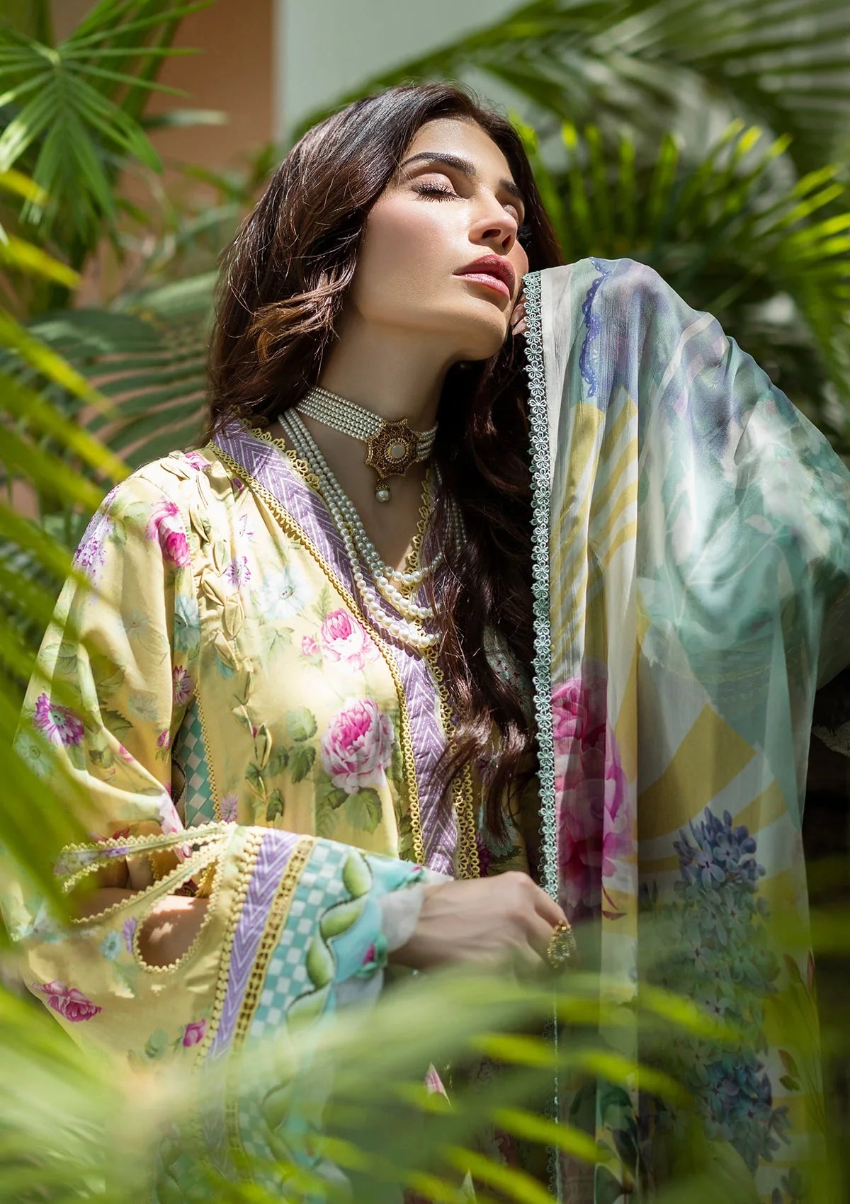 Beautiful DIGITAL PRINTED CHIFFON DUPATTA FLAUNTING MULTI FLORALS.