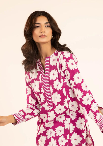 Closeup image of gorgeous IVERA.